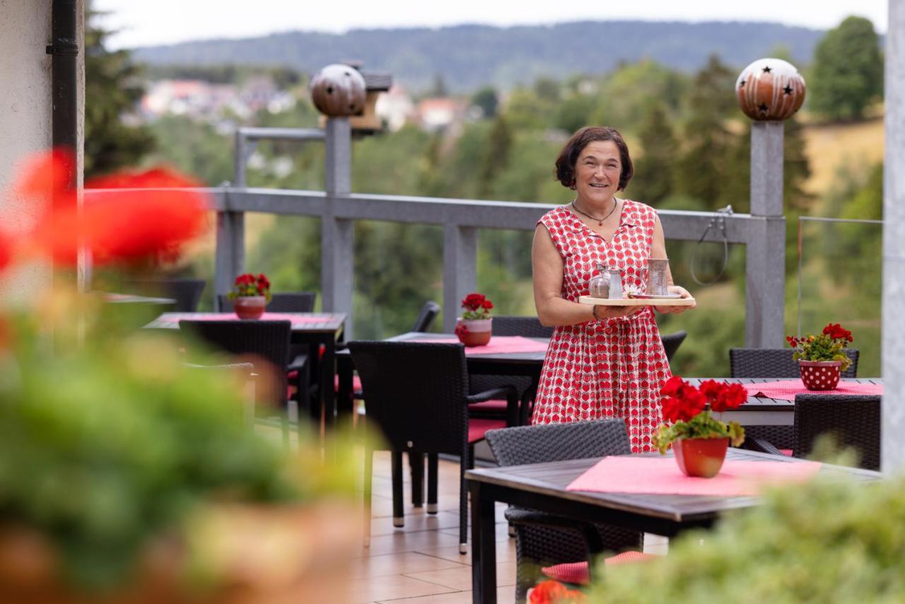 Gastinger Hotel-Restaurant Schmiedefeld am Rennsteig Buitenkant foto