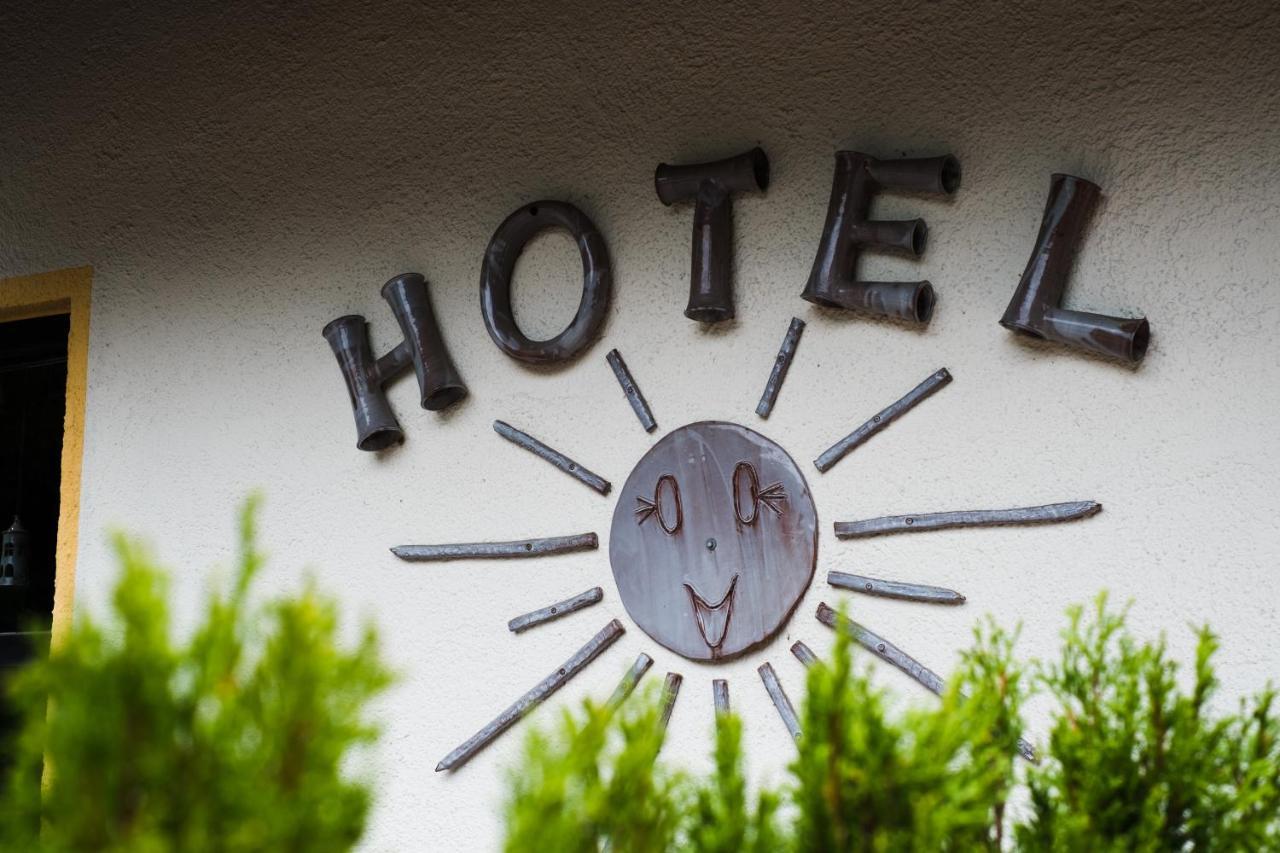 Gastinger Hotel-Restaurant Schmiedefeld am Rennsteig Buitenkant foto